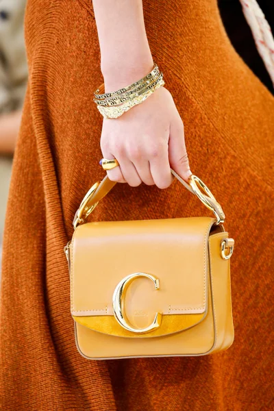 Look 64